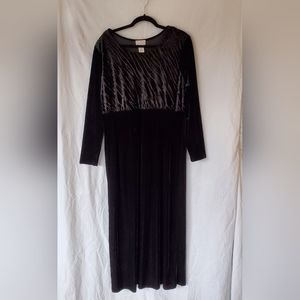EXPO Full length black rayon/poly velvet dress size 16 Party dress vintage